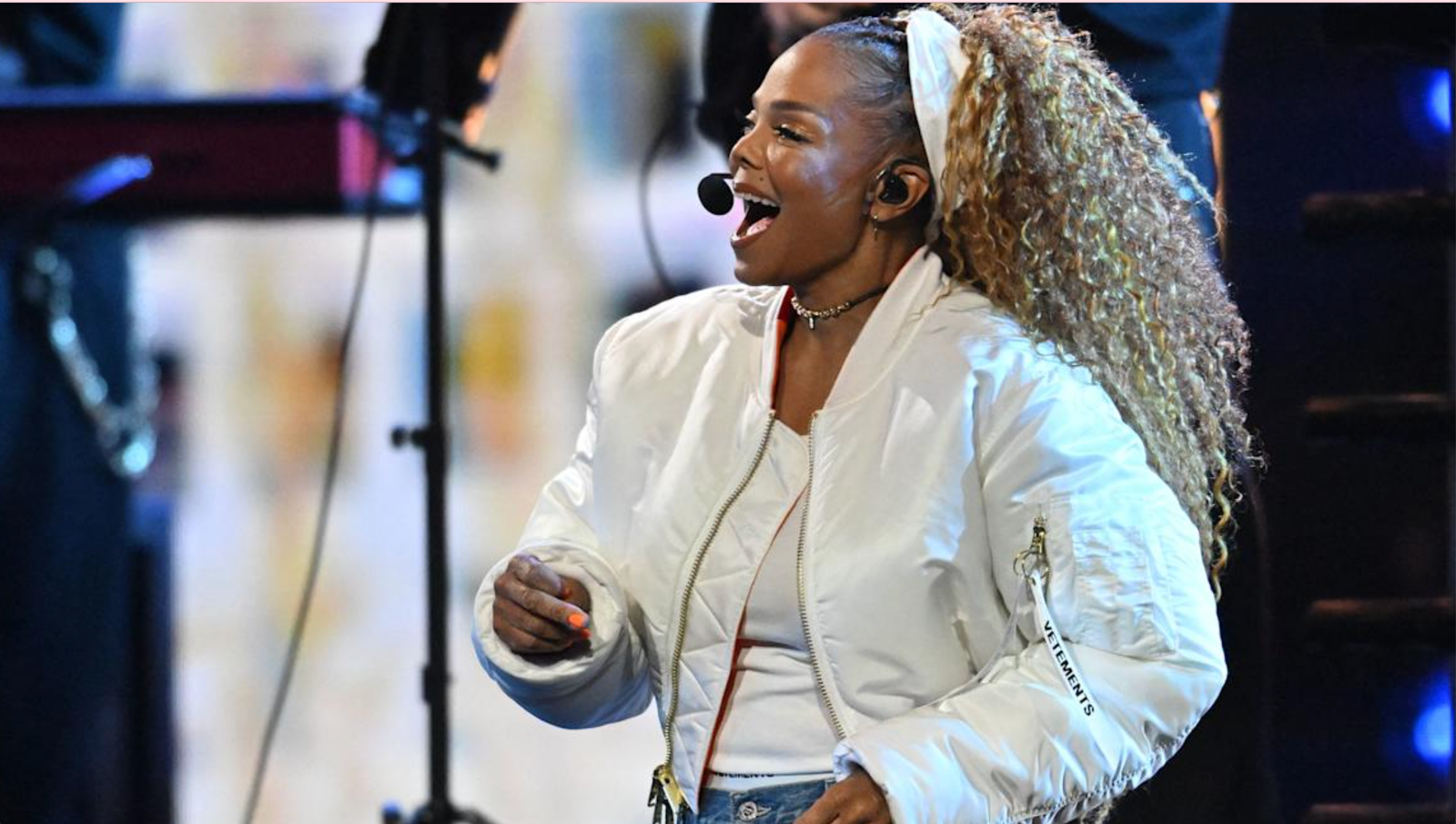 Janet Jackson Crowned an Icon at 2025 AMAs, Delivers Stunning Comeback Performance American Music Awards